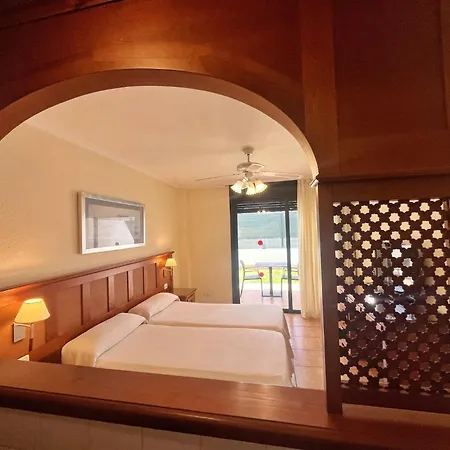 Aparthotel Colon2 4*